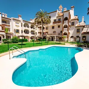 https://crown-resorts-club-calahonda.es-andalucia.com